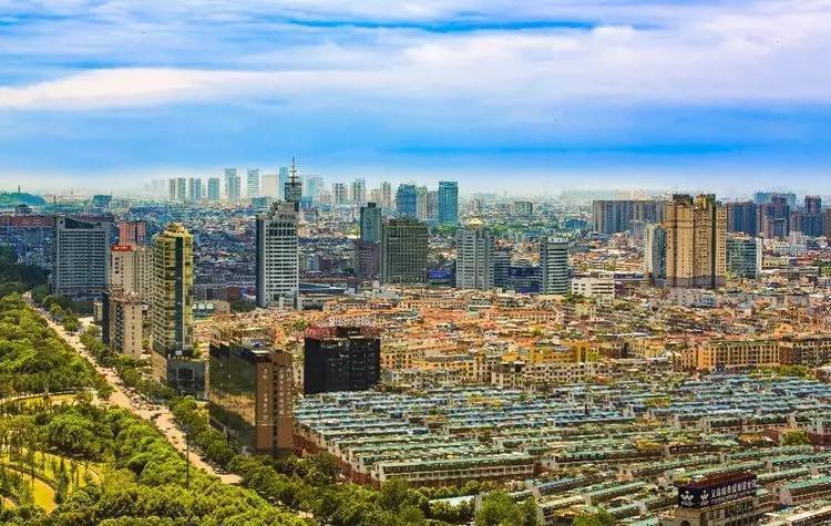 义乌雄踞榜首十四年人均可支配收入近八万领跑全国县级市