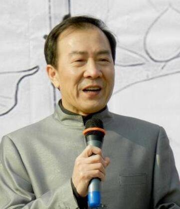 世态炎凉!前脚与相声大师侯耀文离婚,后脚就嫁"侄儿"戴志诚?