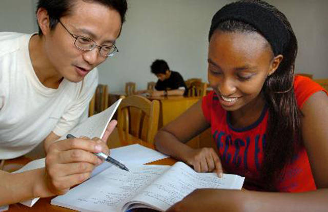 原创非洲留学生:来华学习生活优渥,但部分中国人对黑人并不友好