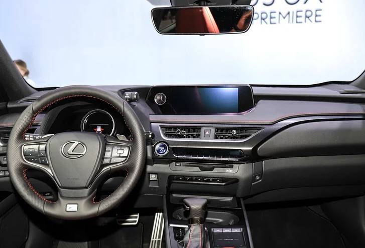 最便宜的雷克萨斯suv,外观帅到炸裂,6年免费保养,谁还会买bba
