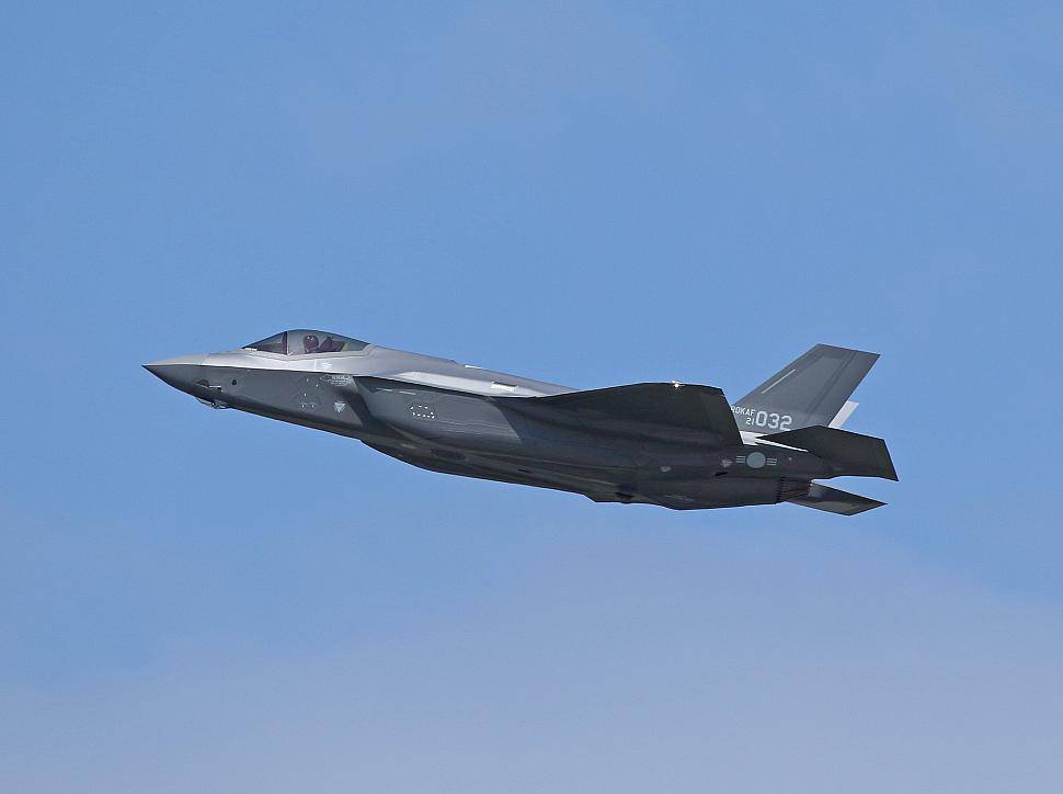 原创第32架f-35a隐形战机首飞成功,韩国空军后来居上,部署清州基地