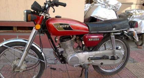80年代的经典摩托车,最后一款百公里0.95个油,至今33年仍受追捧