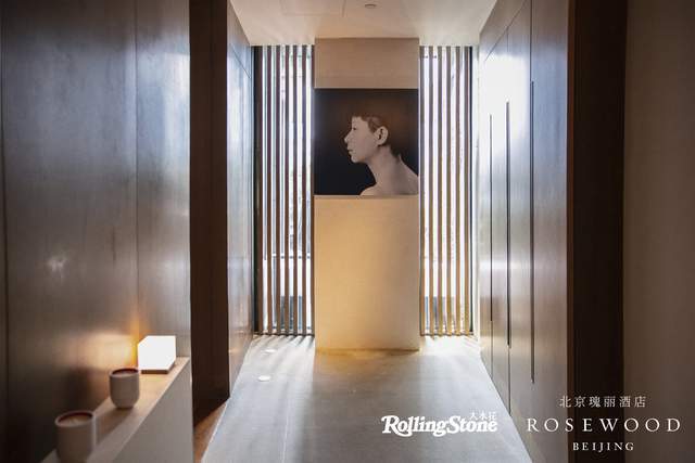 北京瑰丽酒店携手rollingstone大水花联合呈现《她和她》主题展览