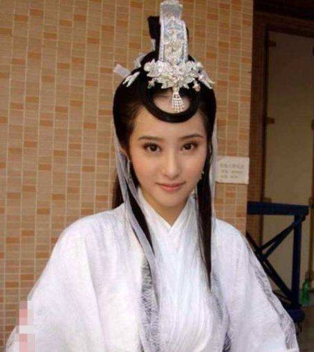 她是最美嫦娥,因炫耀被张艺谋放弃,今30岁无戏可演令人唏嘘!