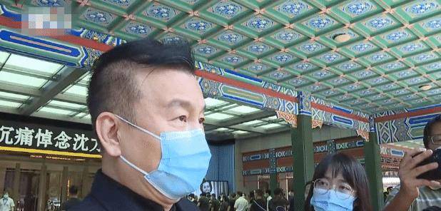 原创播音员沈力遗体告别仪式:朱军李瑞英等主持人到场,倪萍王宁哭到不