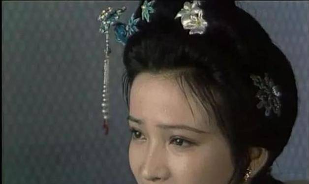 1993年,《戏说慈禧》慈安.1994年,《三国演义》小乔.