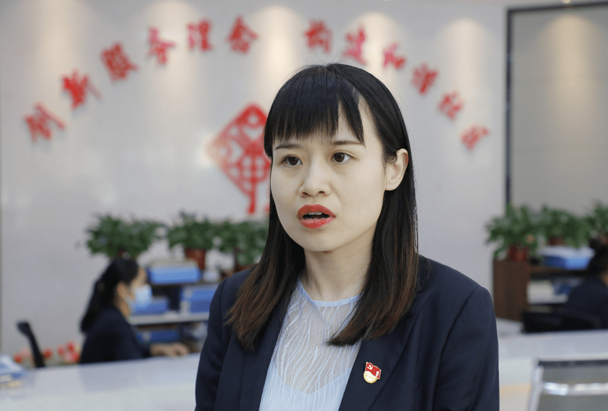 新筑街道办事处社事办负责人凤亦含国际港务区行政审批局副局长程婉茹