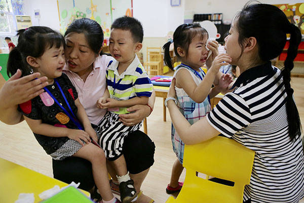 原创幼儿园:孩子人生第一个社交圈,想顺利入"圈",家长要分4步走