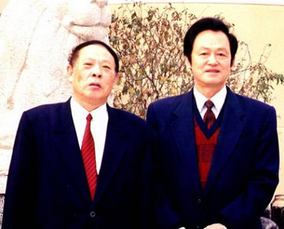 原创毛主席亲侄贺麓成:出生3月丧父,14岁丧母,隐姓埋名成导弹专家