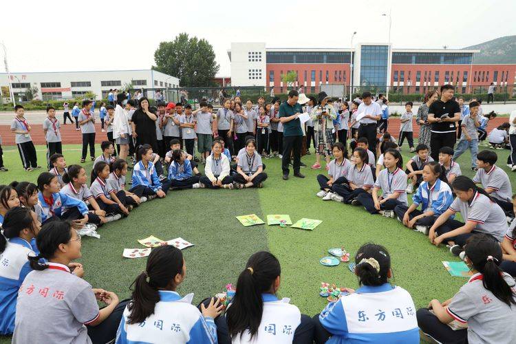 枣庄市峄城区东方国际小学部进行多彩社团验收活动