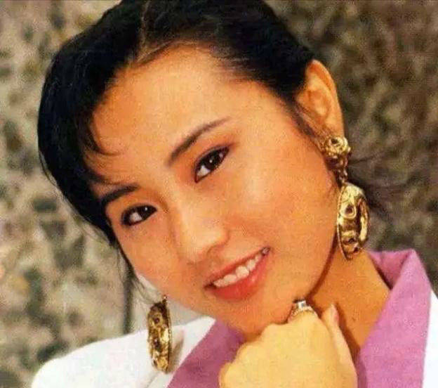 她是九十年代著名女星,与"最帅花无缺"结婚,相爱至今让人羡慕