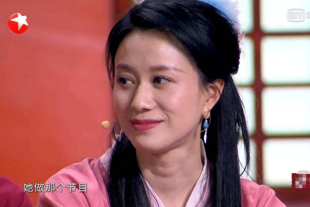 卫视晚会:闫妮重演佟湘玉状态好,应采儿苹果肌瞩目,俩顶流帅气!