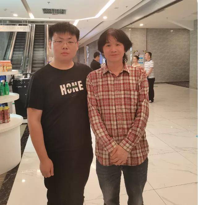 长河文化网受邀参加《柳青》提前观影活动并接受中央电视台记者采访