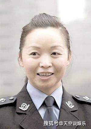 2000年《女子特警队》主演现状,有一位大校,还有名导夫人_杨继军