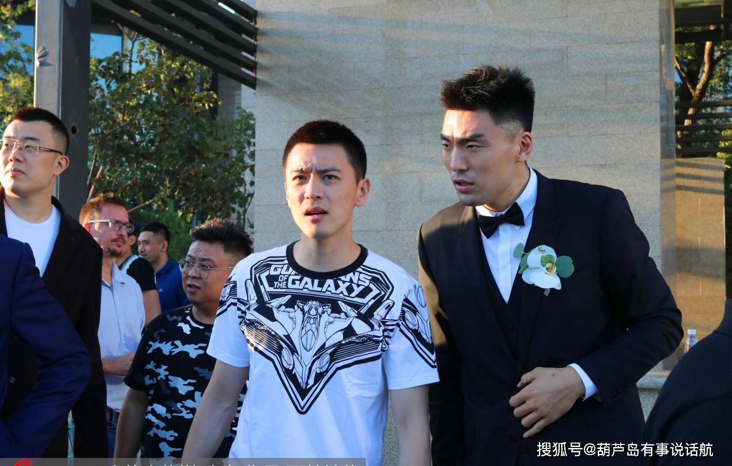 原创杨鸣曾经有多帅他被爆出轨其实他妻子貌美如花羡煞旁人