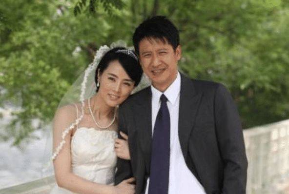 因穷被前妻抛弃,带儿子北漂一举成名,二婚娶北方张曼玉