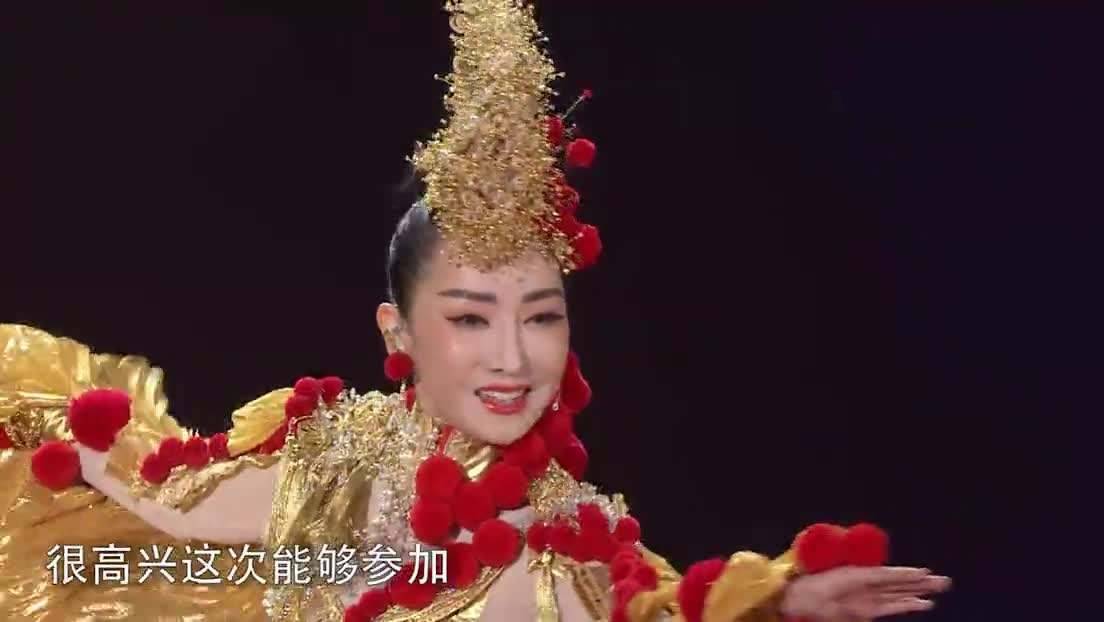 萨顶顶原名周鹏,因假唱被金星公开嘲讽,后闪婚嫁给富豪老公