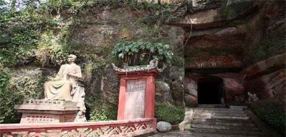 四川乐山大佛胸口处发现一密室,专家进入后,千年前的传言被证实