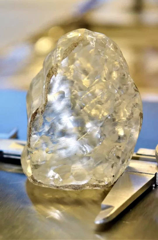 德比斯瓦纳钻石公司代理总经理琳内特·阿姆斯特朗说,这颗钻石是该