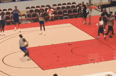 抱摔 勾拳!疑似锡安夜店斗殴视频流出!疯狂1v6直接ko两人!