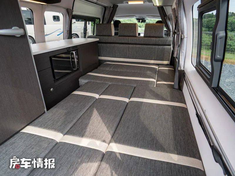 丰田海狮房车27l动力7座设计还能洗澡睡觉真正实现一车两用