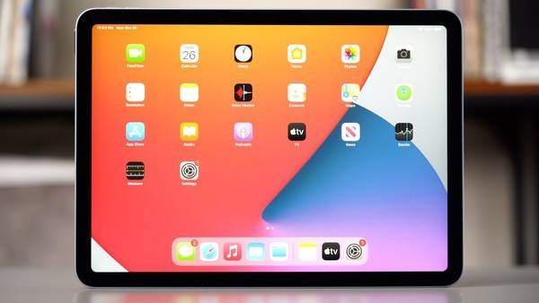 苹果或将于2022年发布首款配备oled屏幕的ipad air_pro