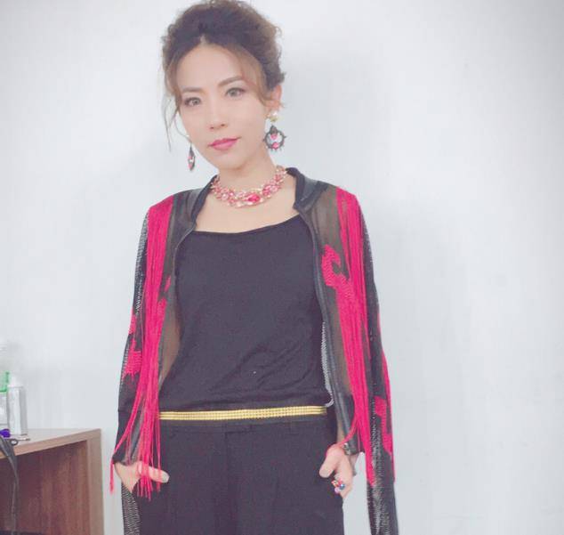 原创广东电台节目主持人胡向真,广东本土综艺娱乐节目的真正一姐