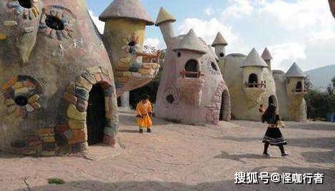 生活在云南的"矮人国",靠自己的努力赚钱,却不被外国人接受