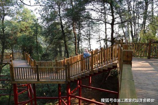 临崖步道位于玉峰山森林公园,起止点从玉峰山林场旱土管护站至东方