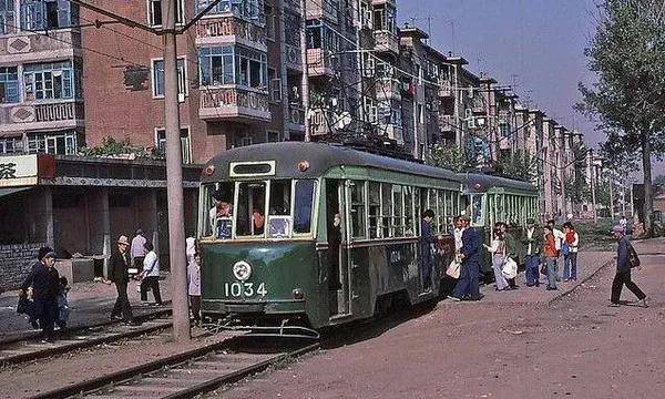 80年代老照片各大城市的有轨电车