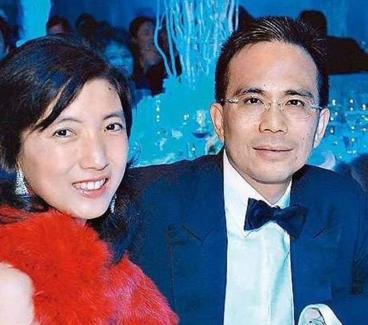 王俪桥,李嘉诚唯一的儿媳,自从她嫁给李泽钜后,几乎没有她的消息 只有