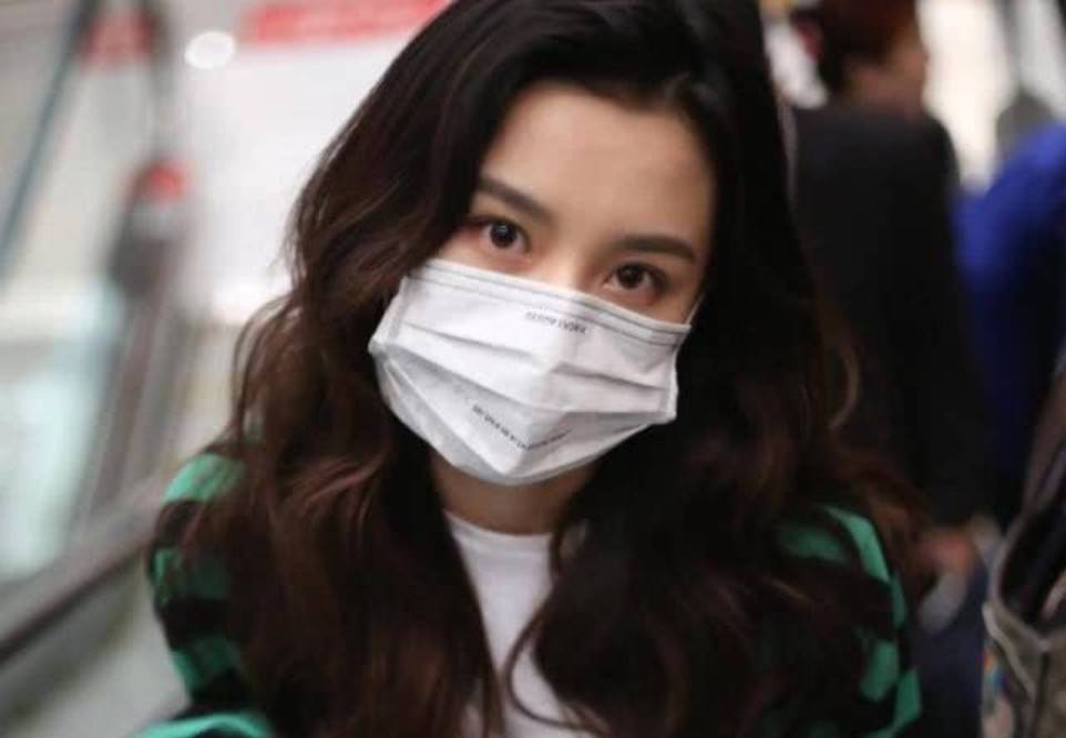 盘点八大美女明星戴口罩的造型看看谁最时髦