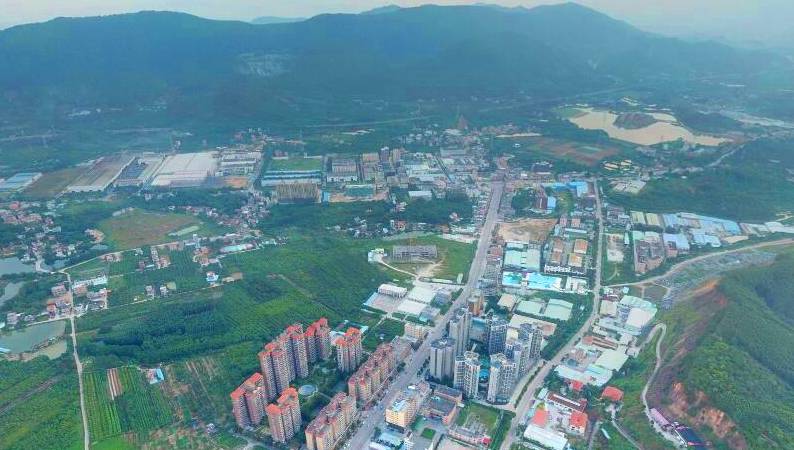 广东惠州博罗县一个街道办,与东莞一江之隔,曾入选全国千强镇