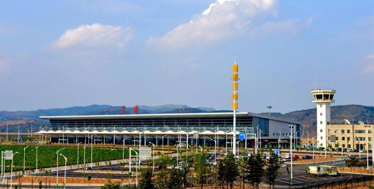 山西吕梁一个县,吕梁机场位于县内,拥有北武当景区