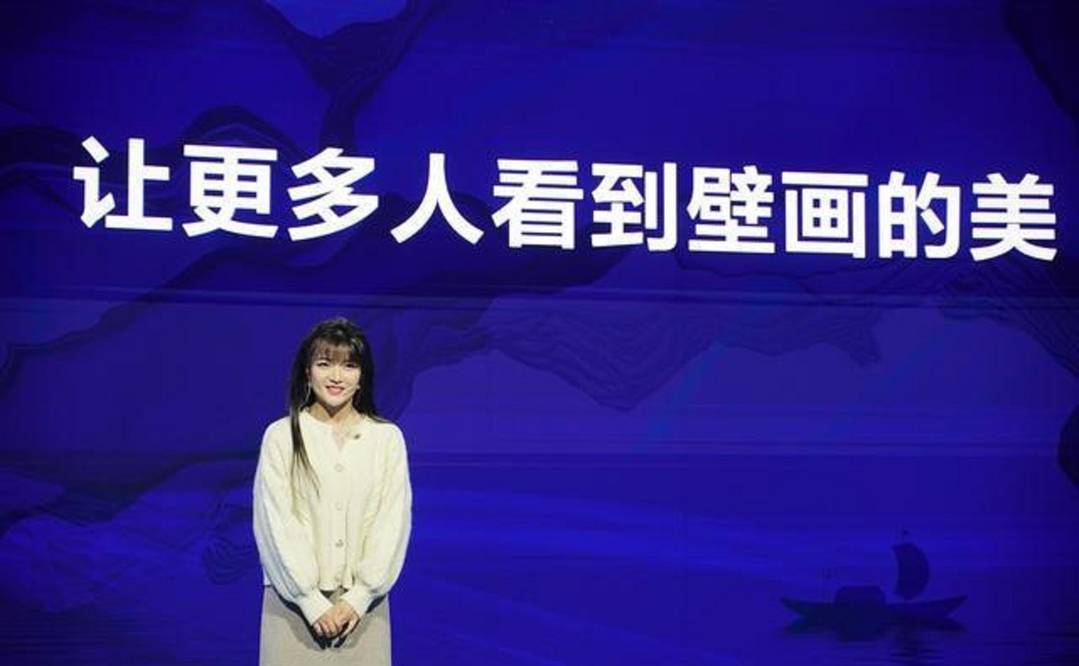 原创壁画师佳佳:95后女孩靠刮腻子火出圈,6天挣4w,受央视邀请?