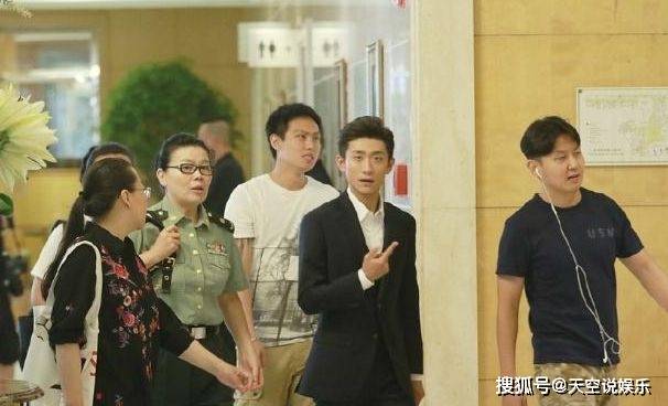 原创以为自己很红,上厕所都要"清场",张一山:这是什么大人物?