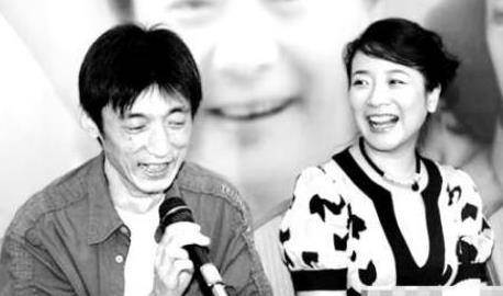 原创52岁陈小艺晚年不保?被曝光牵手小鲜肉,据传和丈夫分居11年