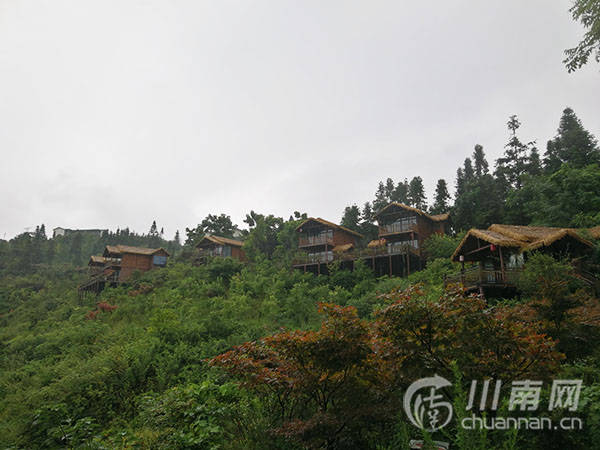 避暑度假贵州行之桐梓:花海民宿峡谷漂流 康养度假红苗风情