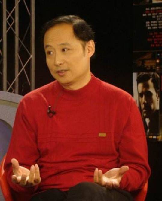 主演了当年的无线五虎,梁朝伟饰演的杨七郎是周野芒指派的配音,不仅