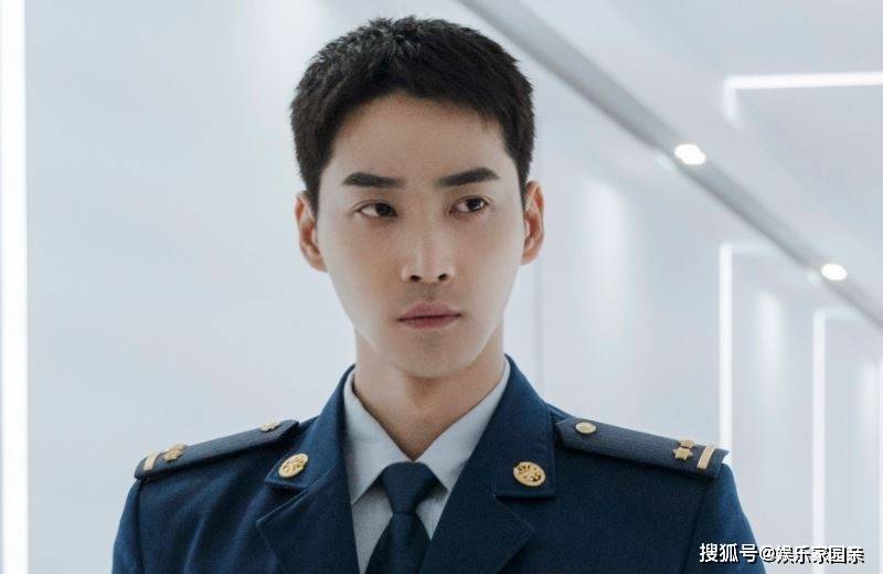原创你好火焰蓝罗杰喜欢谁结局是什么你好火焰蓝罗杰最终和谁在一起了