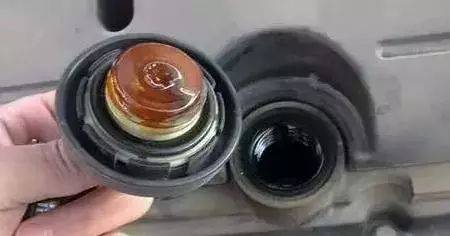 如何看汽车何时应该换机油了