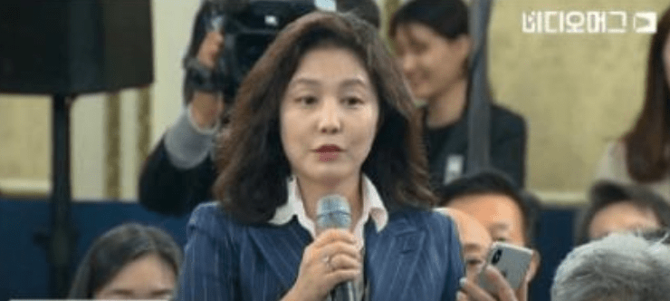 韩媒曝sm社长李秀满恋情,豪送40亿韩元江南豪宅,女方身份为记者