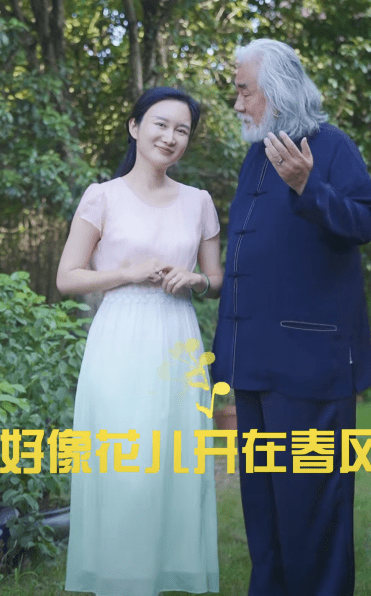 杜星霖做龙虾被赞贤内助,张纪中为太太剥虾,获投喂甜蜜惹人羡