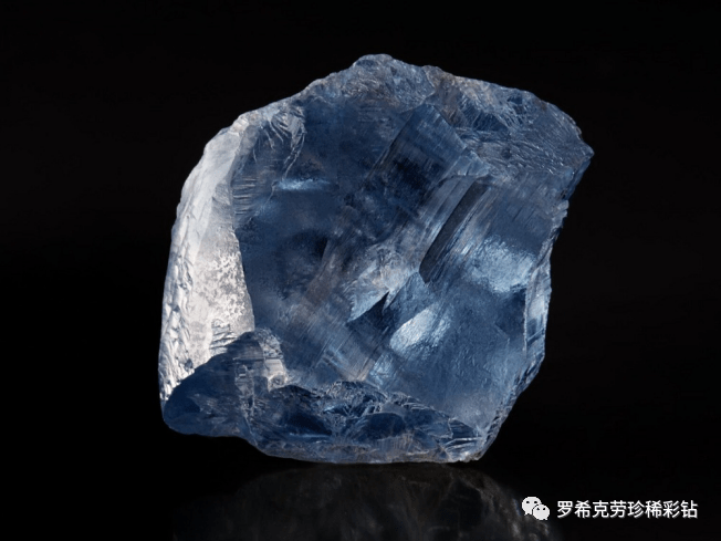 34ct的稀有蓝钻原石,创下该公司有史以来单颗钻石价格的成交纪录,平均