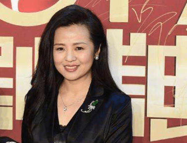 王刚60岁才有儿子,现任妻子郑艳东,为何在40多岁高龄为他生孩子?