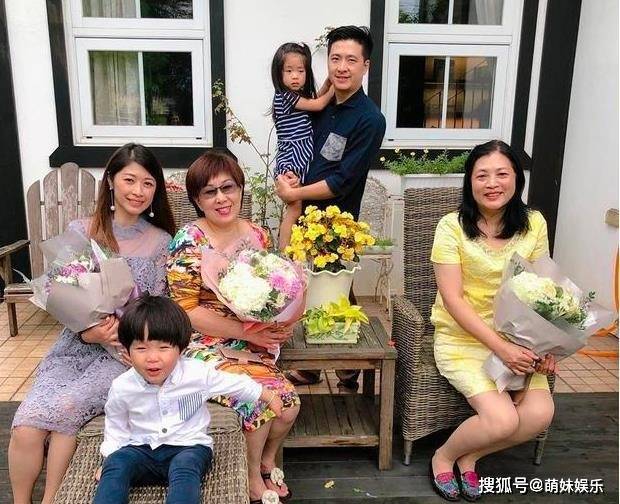 在最近林志颖在某社交平台上晒出了自己弟弟林志鑫的