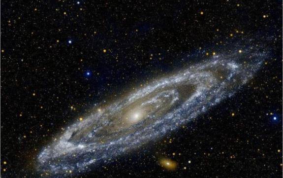 原创2亿光年以外存在异常引力点,银河系以每秒600千米的速度坠入其中