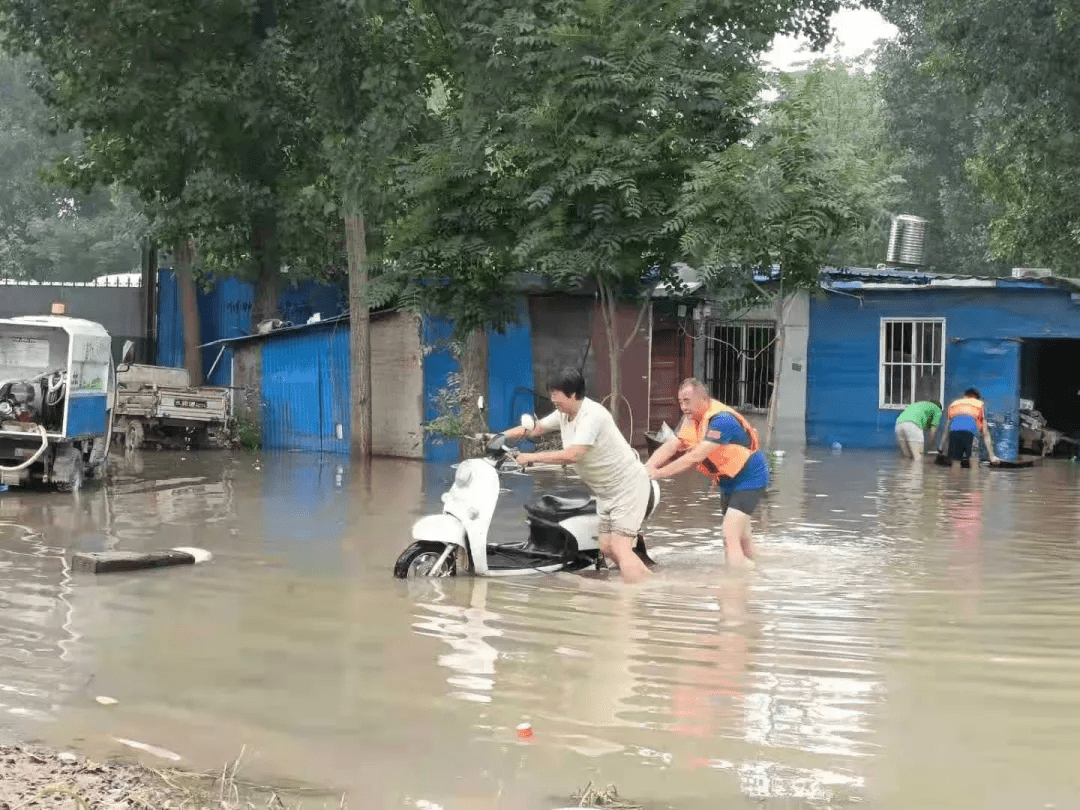洪水无情人有情 | 助力抗洪救灾,驻马店餐饮人在行动