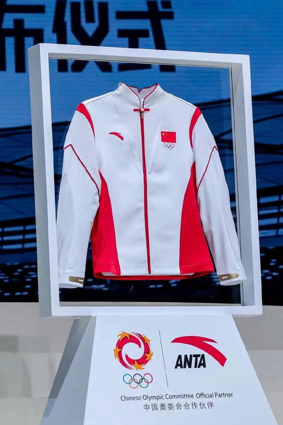 穿"安踏国家队系列"为奥运健儿加油!