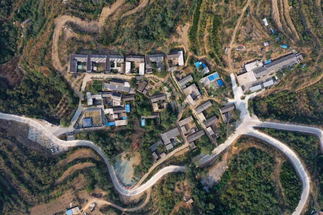 所以面对八楼村依山势而居,院落彼此观望的格局,这一次的更新,规划